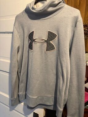 Under Armour Light Gray Hoodie with Quilted Black Logo